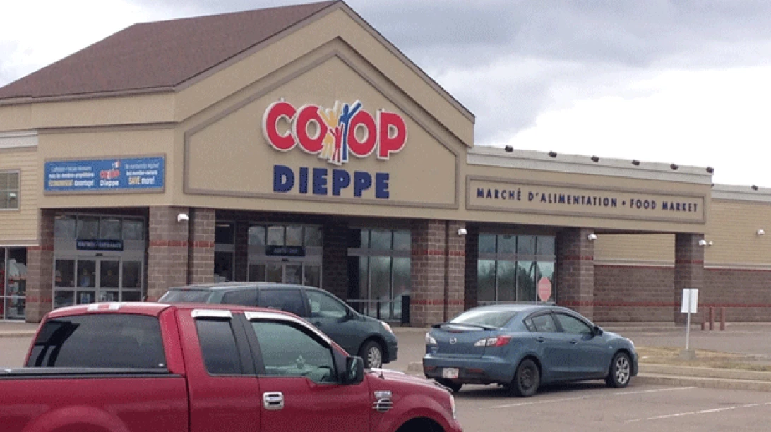 Extérieur du IGA de La Coop Dieppe.