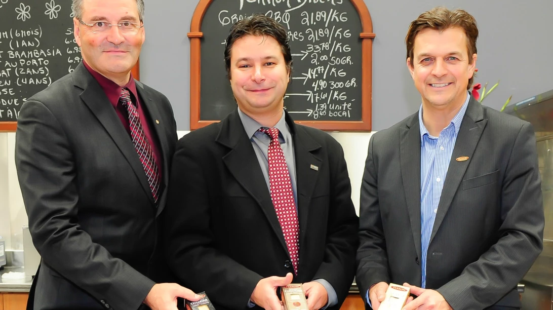 Photo de Louis Maltais, Marc Landry et Yves Girard réunis ensemble.