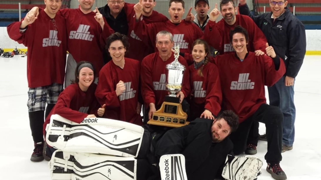 Équipe gagnante du tournoi hockey bottines Inter-Coop.