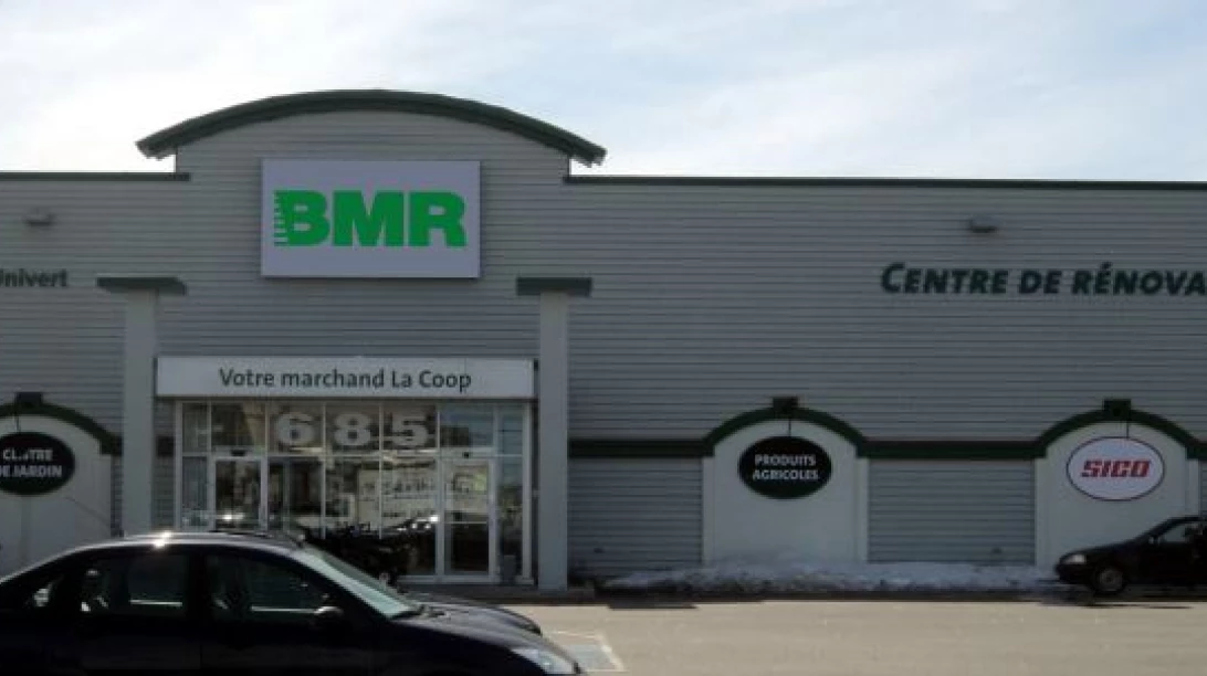 Photo de l'extérieur du BMR de Saint-Casimir.