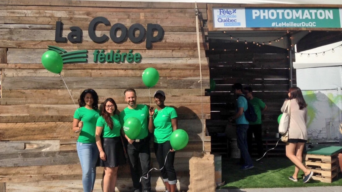 Membres de La Coop Fédérée présents lors de la fête nationale du Québec à Montréal.