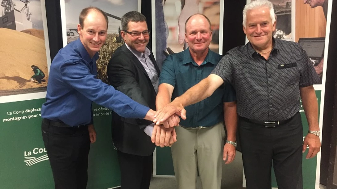 Photo des différents présidents de Coopératives s'unissant pour créer La Coop Novago.