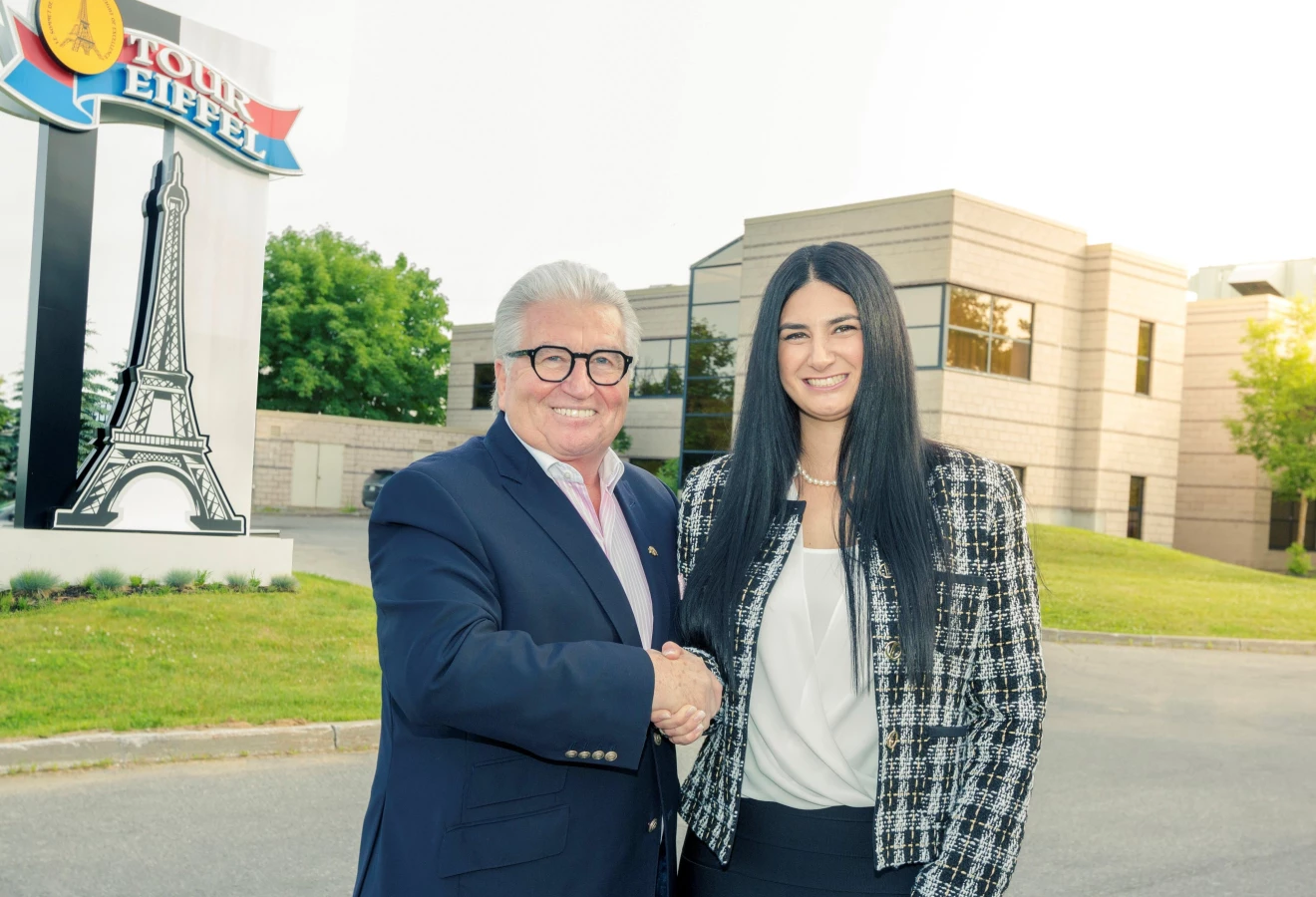 Réjean Nadeau, président-directeur général d’Olymel s.e.c., et Mélissa Latifi, présidente et directrice générale des Aliments Triomphe Inc. 