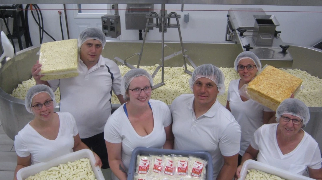 Employés de la fromagerie Fromabitibi