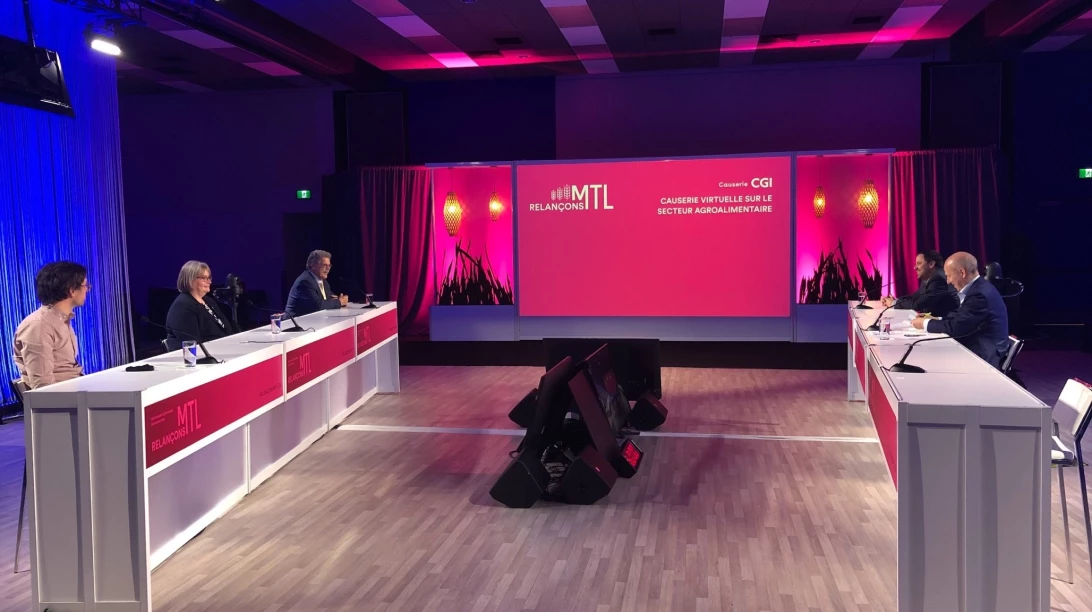Panel de discussion avec les différents intervenants.