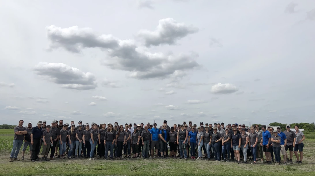 Les participants à la journée agronomique du 15 juin, à la Ferme de recherche en productions végétales de Sollio Agriculture. 