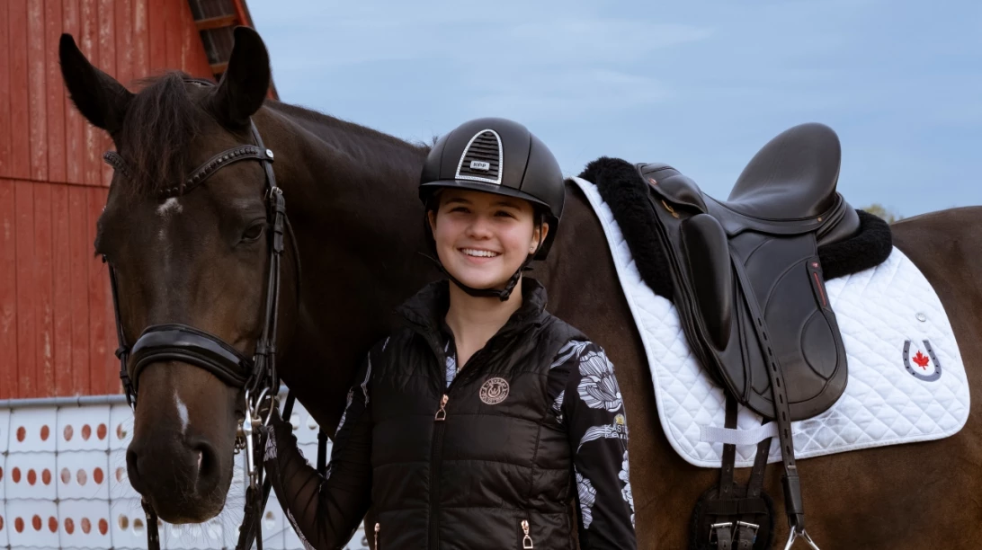 Léa Landreville-Cloutier et son cheval Guus