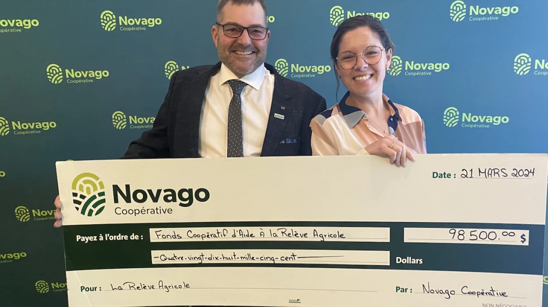 Novago Coopérative - Jean-Nil Laganière, président, et Katrine Venne, administratrice et participante du Fonds coopératif d’aide à la relève agricole. 
