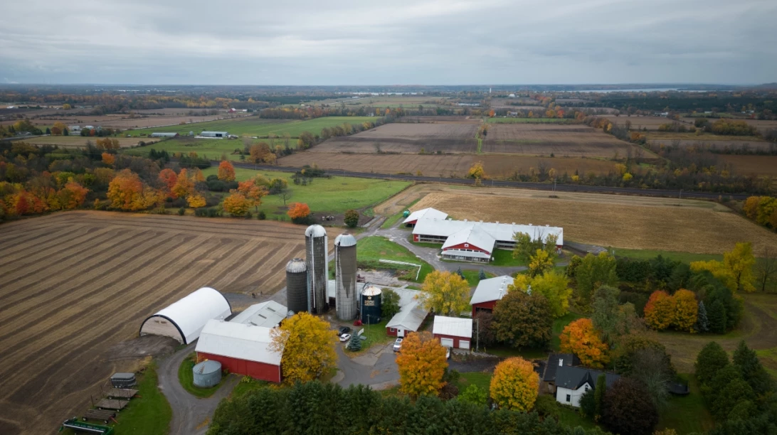 Paysage agricole automnal