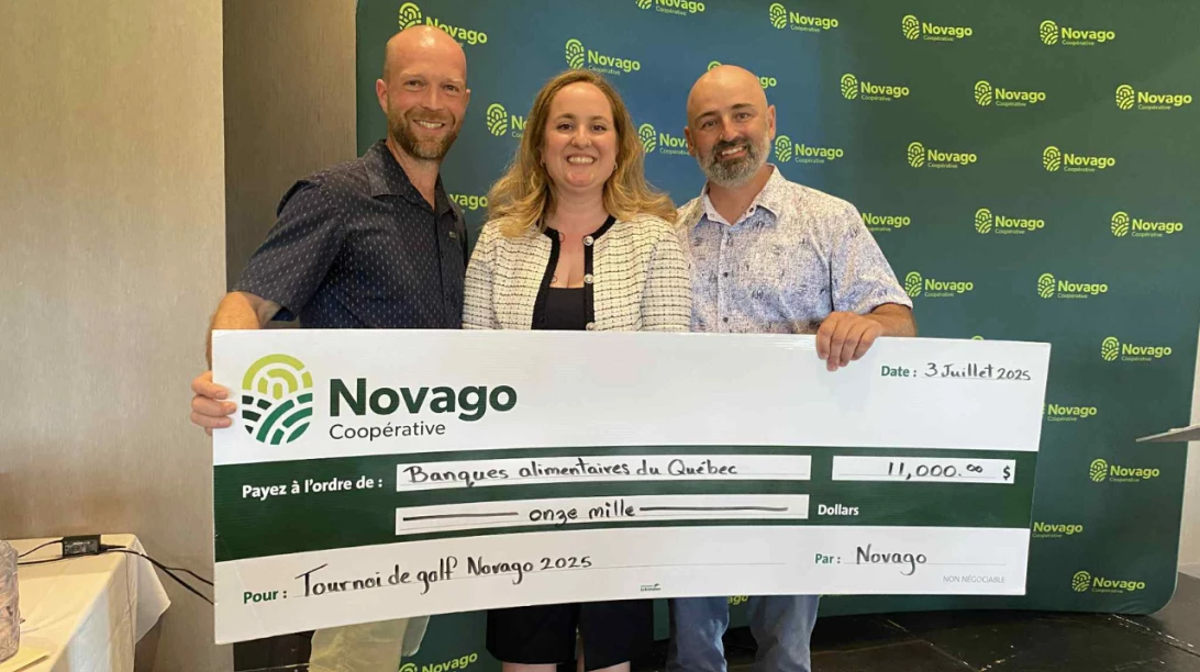 Novago avec le chèque de 11 000 $