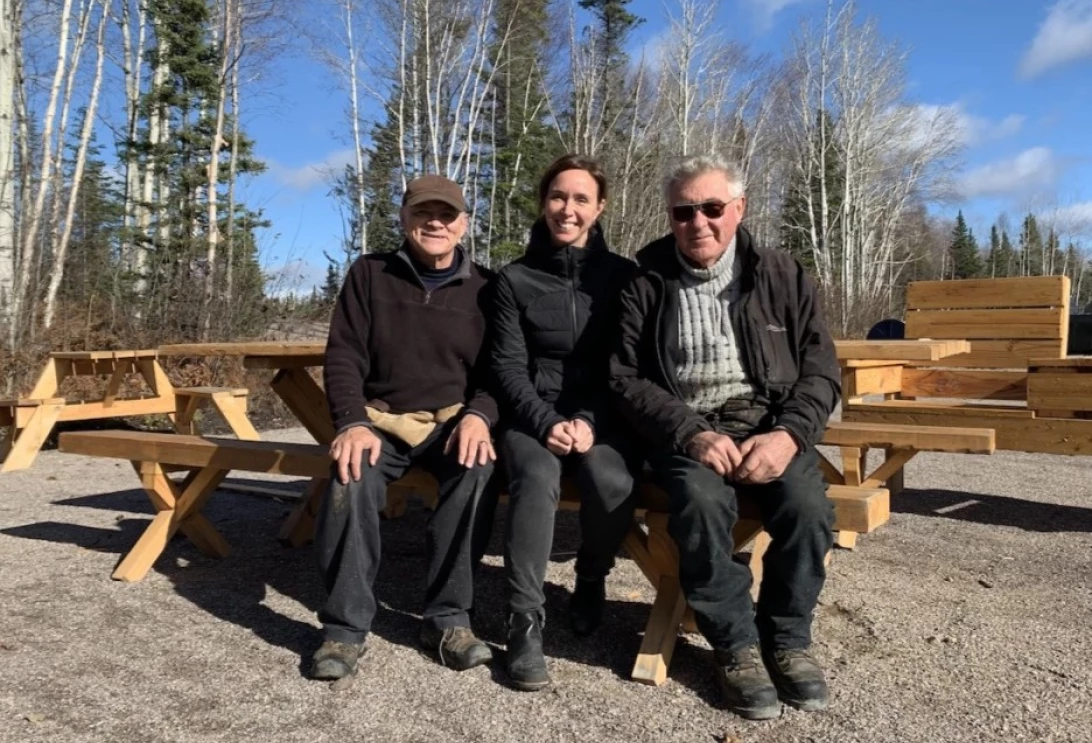 Claude Théberge, Julie Bérubé et Donald Bérubé, trois des actionnaires de la ferme