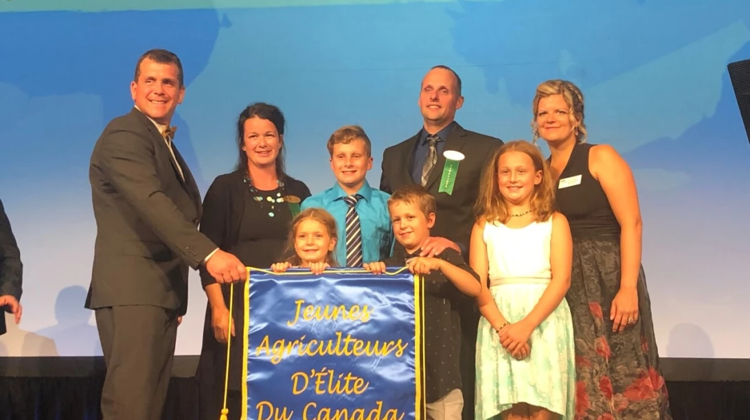 Les propriétaires de la Ferme Régika, Simon Michaud et Mylène Bourque, ont remporté les grands honneurs au concours des Jeunes agriculteurs d’Élite du Canada