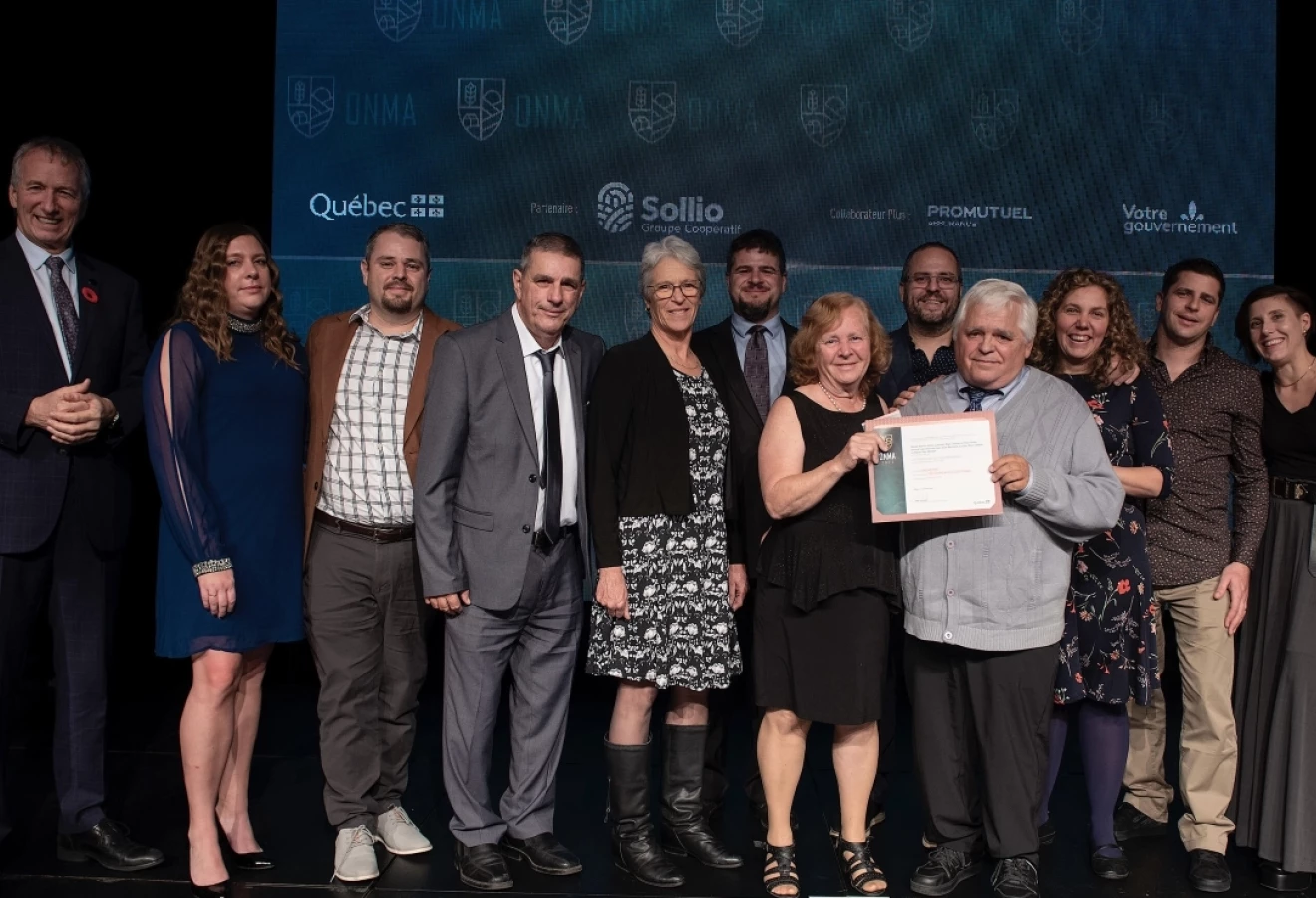 L’entreprise Les Fermes Hotte et Van Winden Inc. remporte la médaille d’or de l’Ordre national du mérite agricole 2023