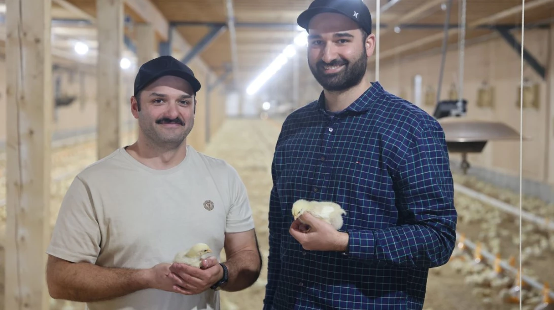 Les deux frères, Sébastien et Guillaume Maltais, de la Ferme avicole Maltais