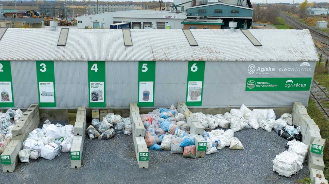 Plastique agricole prêt à être récupéré
