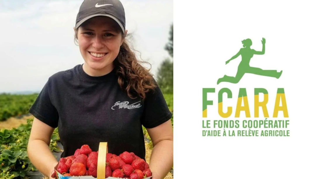 Marianne Mercier avec un casseau de fraises et le logo du FCARA