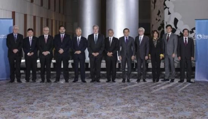 Photo de plusieurs leaders réunis ensemble.
