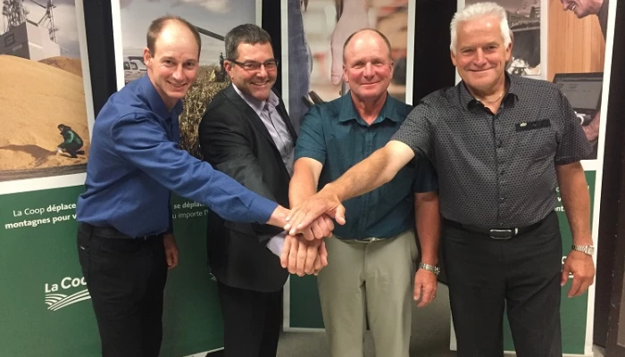 Photo des différents présidents de Coopératives s'unissant pour créer La Coop Novago.