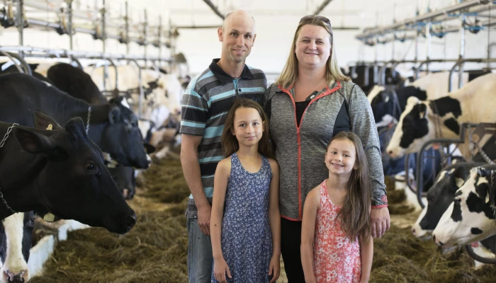Dominique Bard, Amélie Tremblay et leur famille.