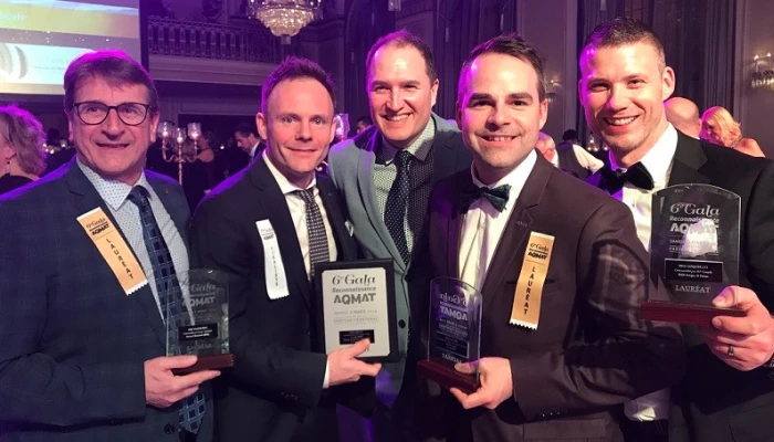 Photo de membres de la direction de BMR présents au  gala de l'AQMAT.