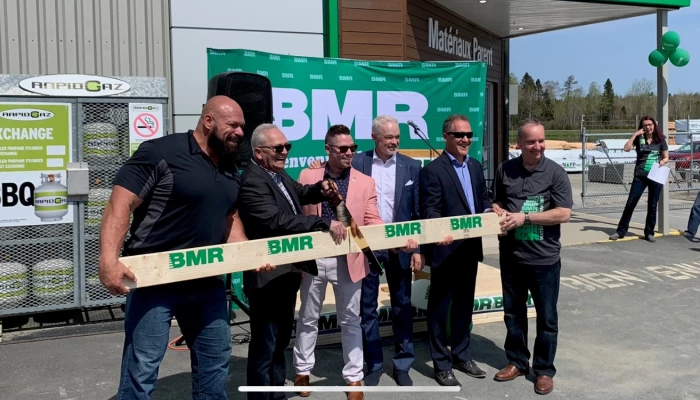 materiaux parent inaugure ses deux nouveaux magasins bmr 0