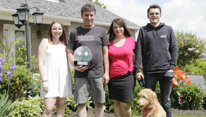 Michel, Kathy et leurs enfants, Samuel et Ariane.