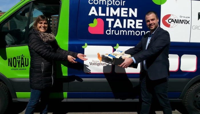 Photo d'une caravane du Comptoir alimentaire Drummond.