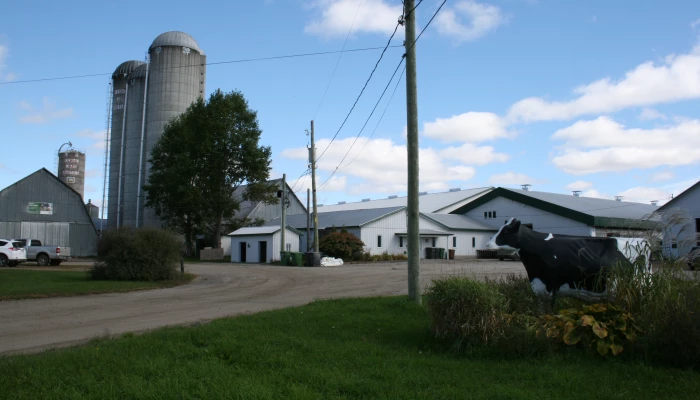 ferme-j.m.s.-amities-la-relance-avec-le-passage-a-la-robotique