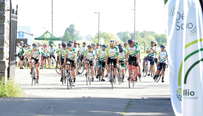 Les cyclistes participant au Défi Sollio.