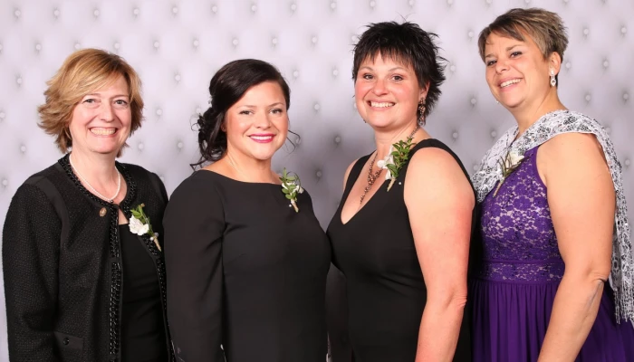 Martine Bourgeois, Agricultrice de l’année de la Montérégie Est, Émilie Gaudreault, Jeune agricultrice du Saguenay-Lac-St-Jean, Sylvie Lacoste, Agricultrice de passion du Bas-St-Laurent et Catherine Lefebvre, Agricultrice entrepreneure de la Montégérie Ouest.