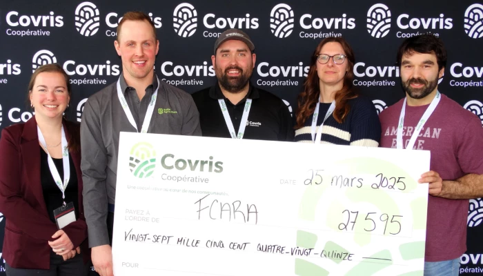 Chèque remis au FCARA par Covris Coopérative