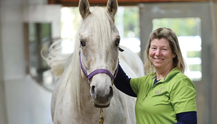 Tammy Wilson avec un cheval