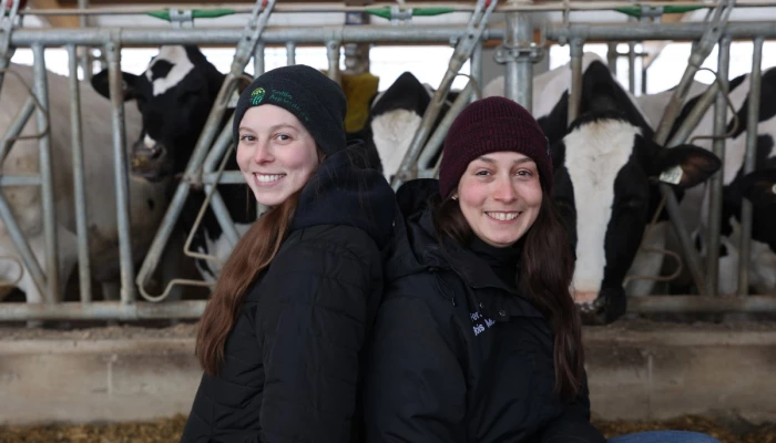 Patricia et Kathy, les deux relèves de la Ferme Bois Mou. 