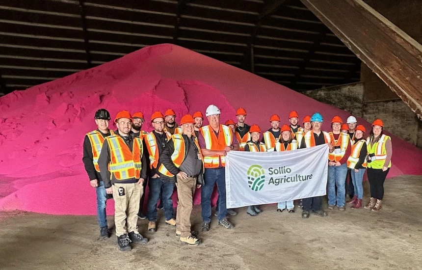 Les participants du voyage FCARA à l'usine CRF-Agritech
