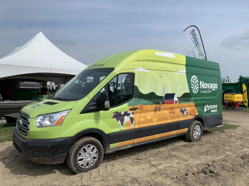 La camionnette d'Agrizone par BMR de Novago Coopérative