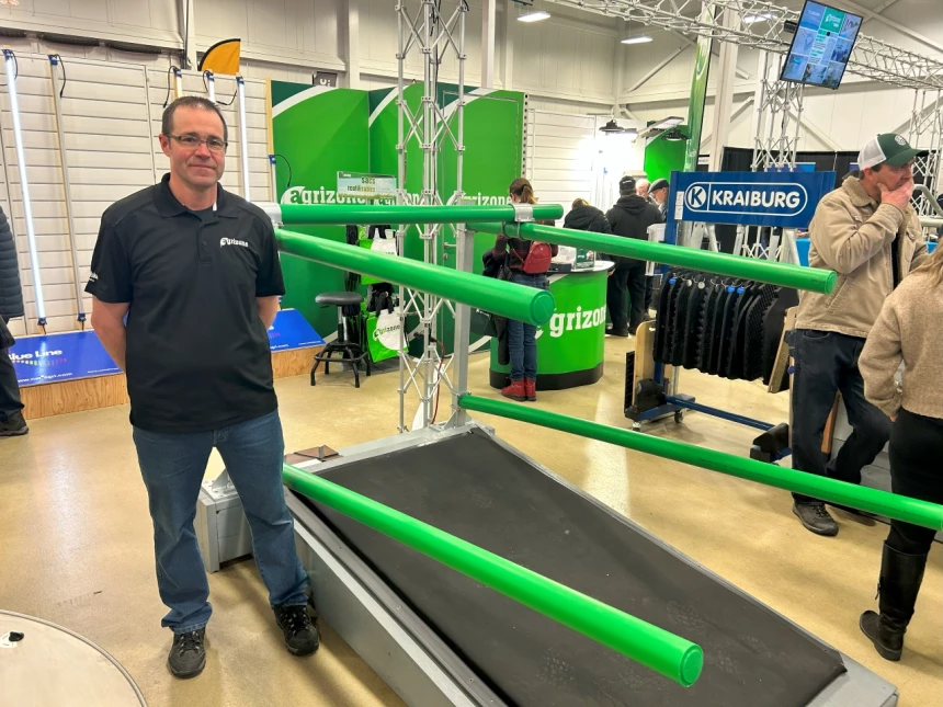 Benoit Lavallée, conseiller Agrizone pour Agiska Coopérative, a fait découvrir les logettes Greenstall