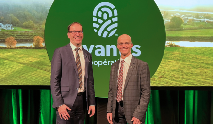 Michel Delisle, chef de la direction d’Avantis Coopérative, et Frédéric Martineau, président d’Avantis Coopérative