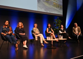 Panelistes à la conférence