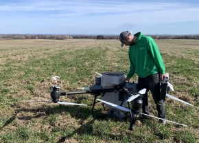 Cédric Austin, pilote de drone de Covris Coopérative