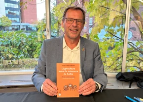 Jean-Pierre Girard avec son livre « L’agriculture avant la naissance de Sollio, 250 ans d’actions collectives (de la Nouvelle-France à 1922) »