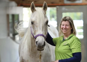 Tammy Wilson avec un cheval
