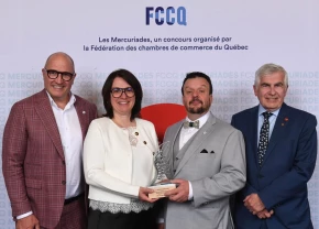 Les représentants de Sollio Groupe Coopératif recevant le prix Gouvernance d'impact Collège des administrateurs de sociétés